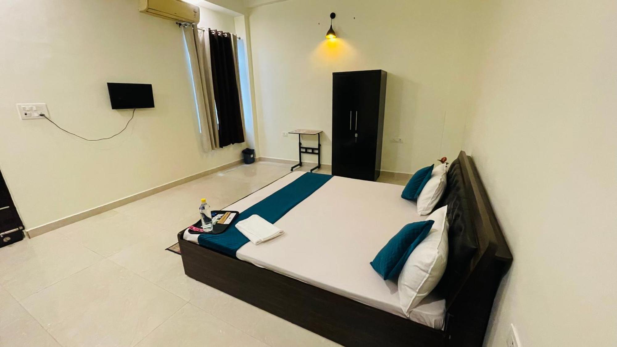 Atulyam Stays Sushant Golf City لاكناو المظهر الخارجي الصورة