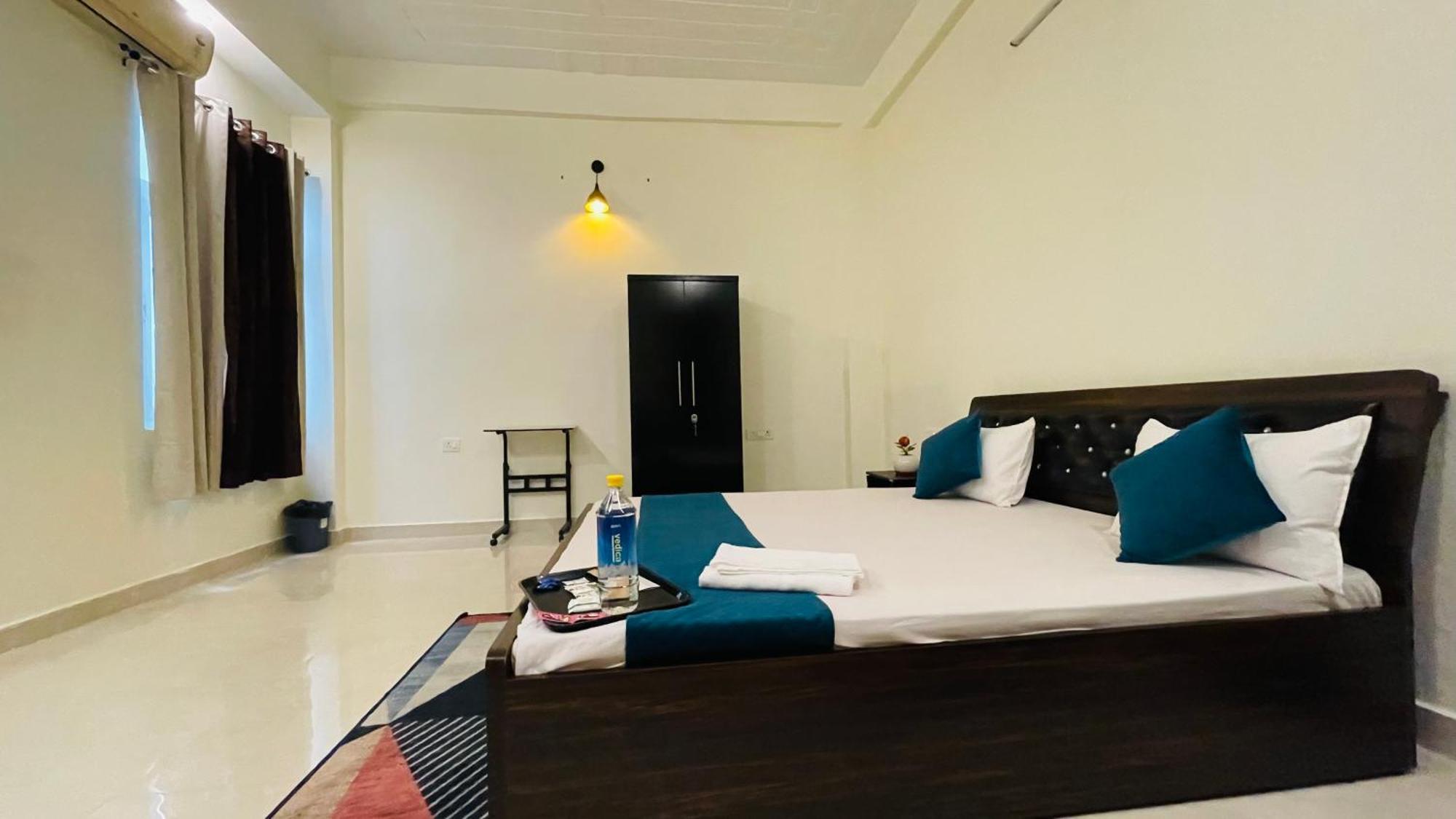 Atulyam Stays Sushant Golf City لاكناو المظهر الخارجي الصورة