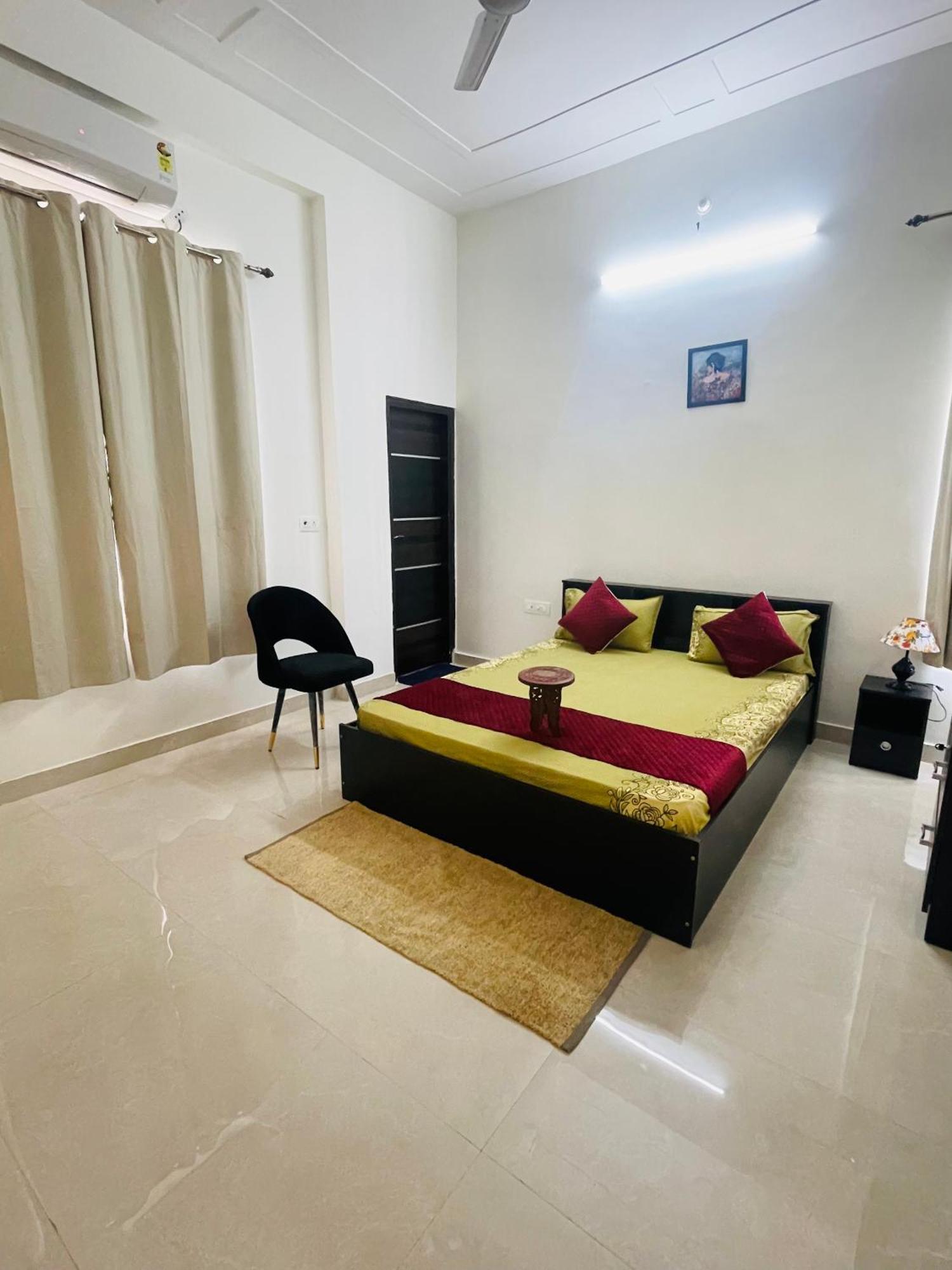 Atulyam Stays Sushant Golf City لاكناو المظهر الخارجي الصورة