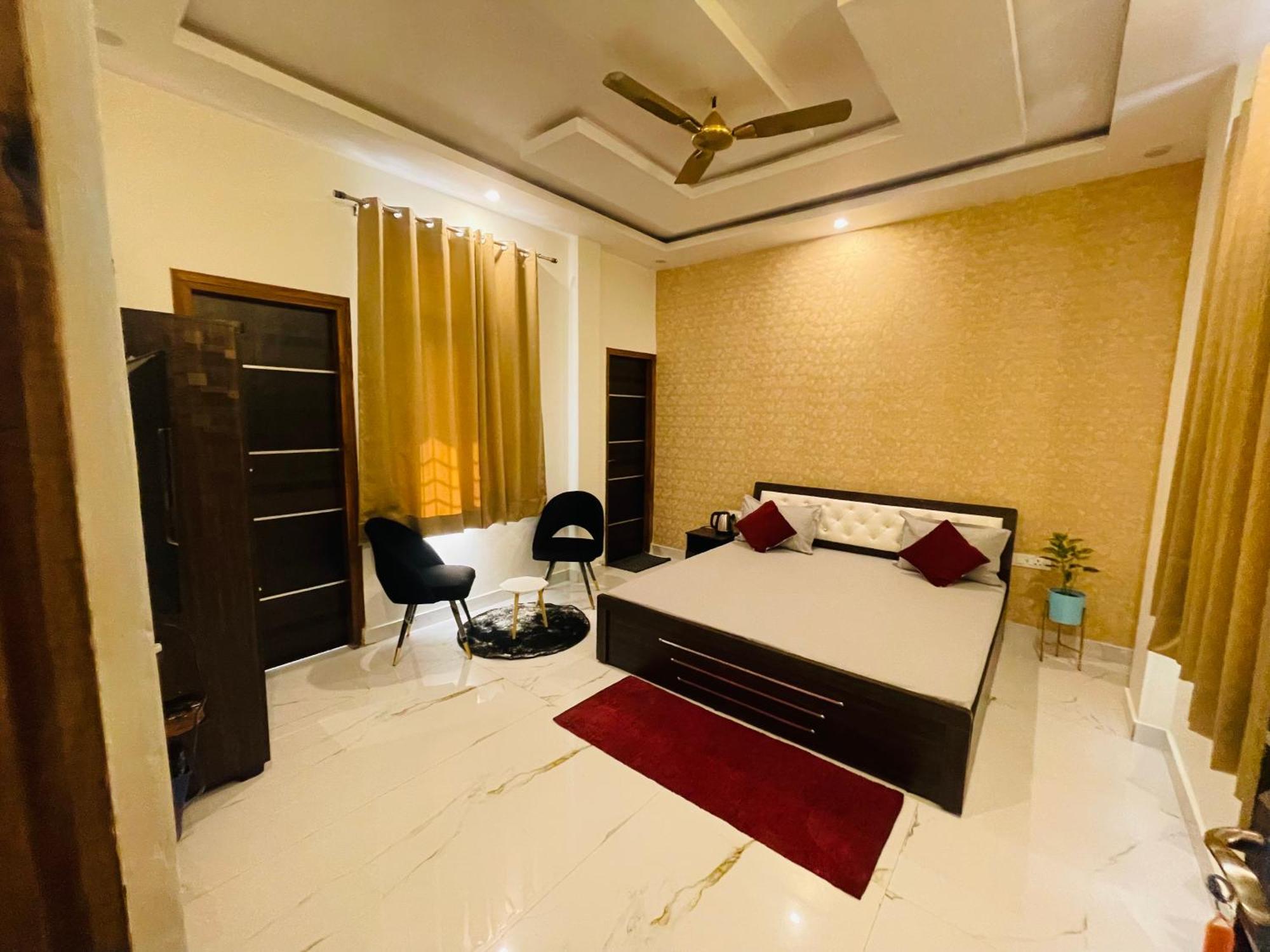 Atulyam Stays Sushant Golf City لاكناو المظهر الخارجي الصورة